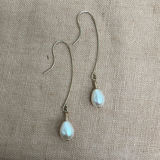 MATTIE BIG PEARL EARRINGS