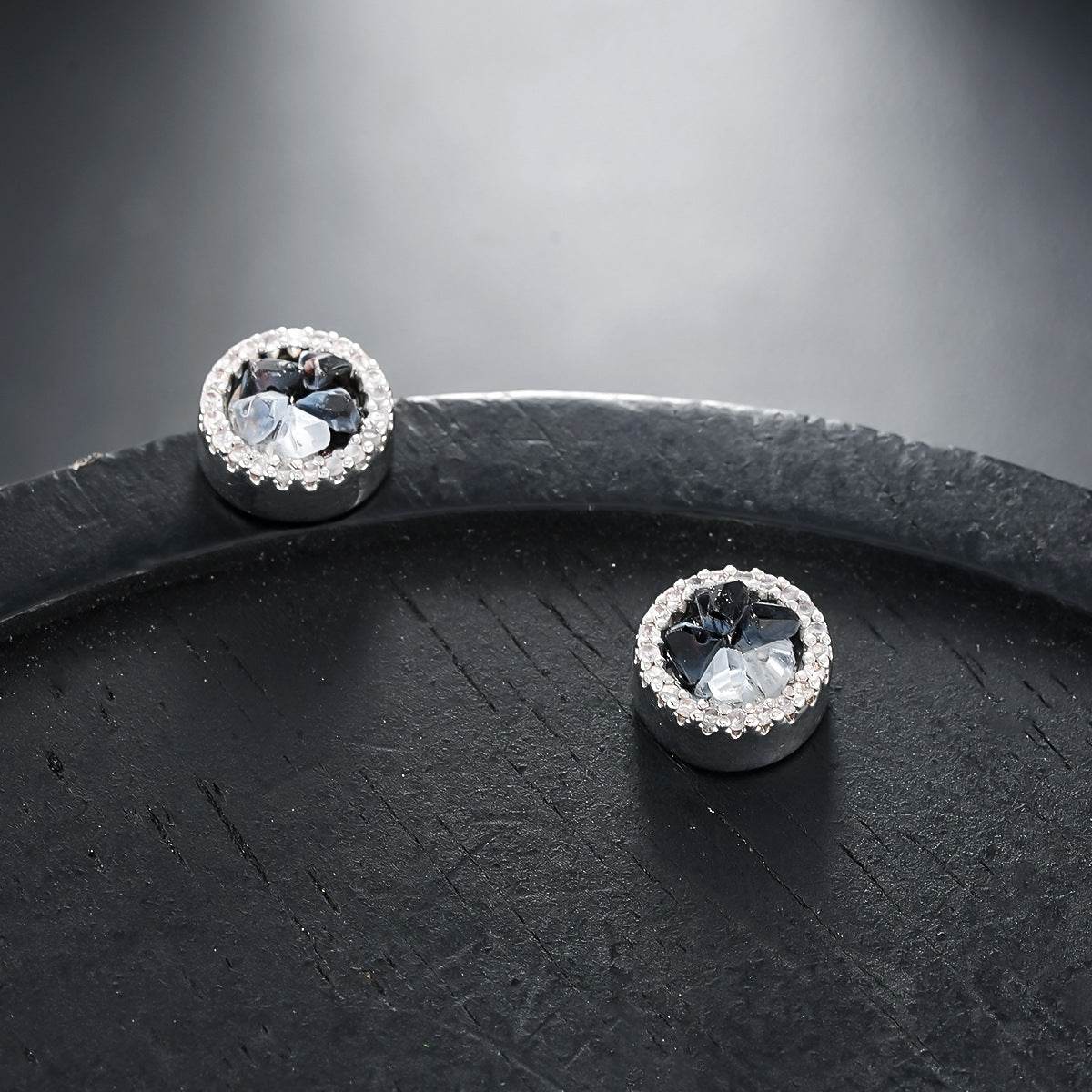 Multicolor Crystal Cluster Magnetic Round Halo Stud Earrings for Men Women, 6mm Round Crystal Inlaid Magnetic Earrings Non-Piercing Clip On Stud Earring