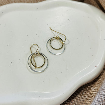 VISTA MIXED METAL LAYER EARRING
