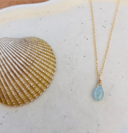 AQUAMARINE GEM NECKLACE