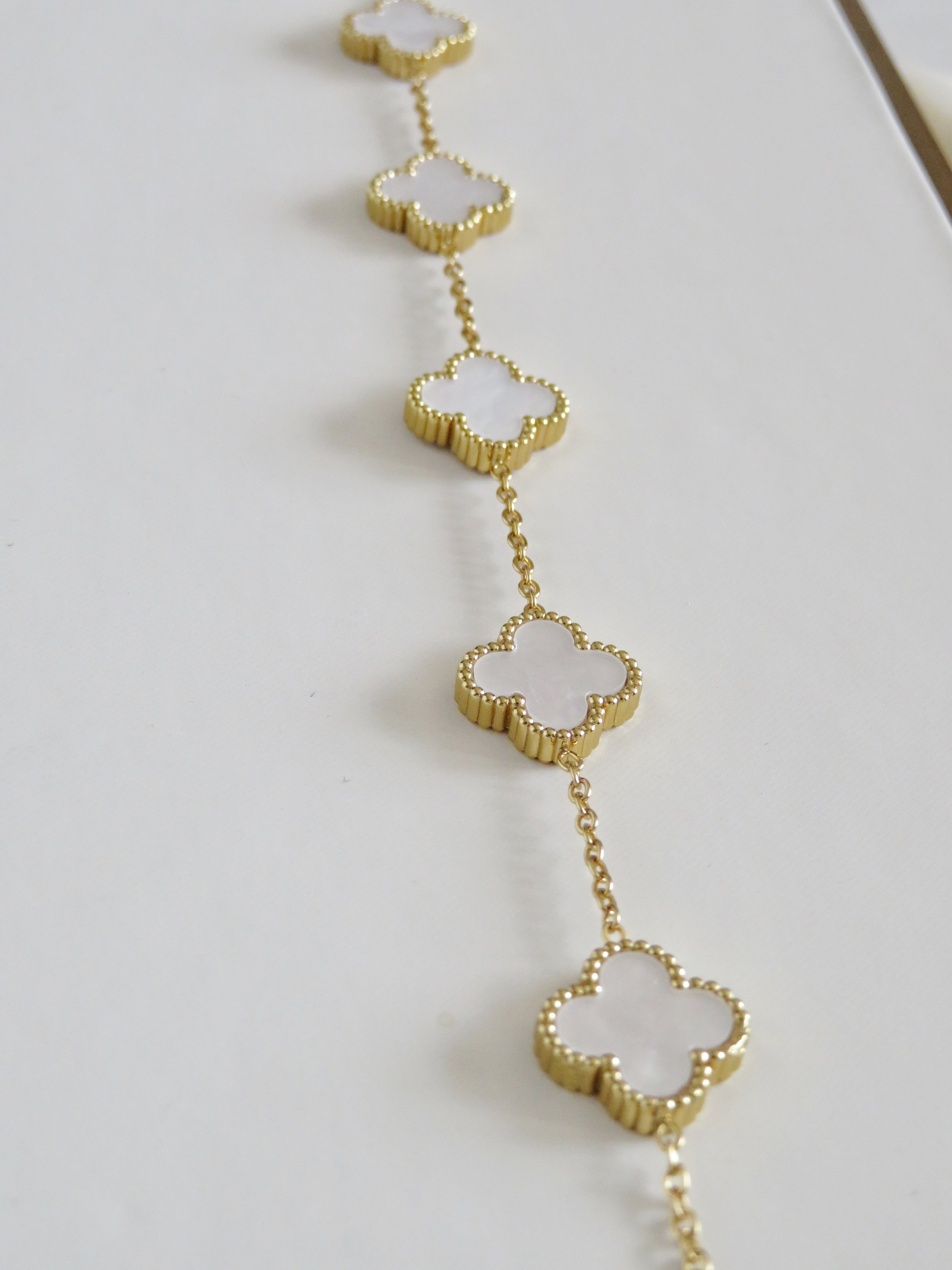 Luck Intention -Pearl Shell Clover Bracelet