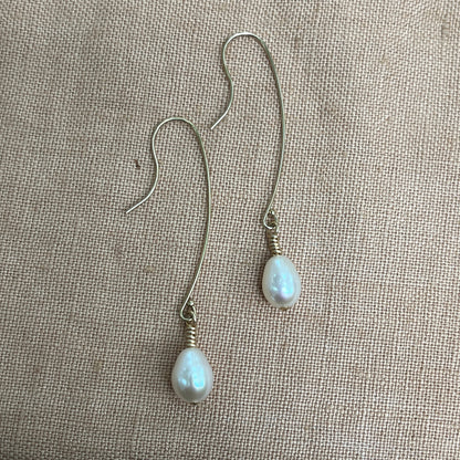 MATTIE BIG PEARL EARRINGS