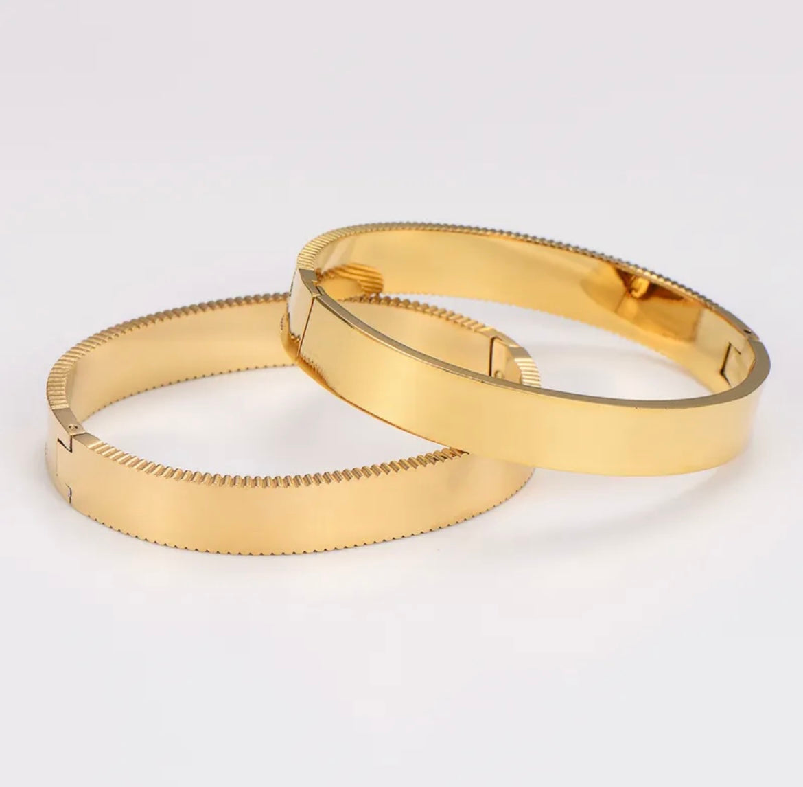 Manifest Luck - Clover Bangle