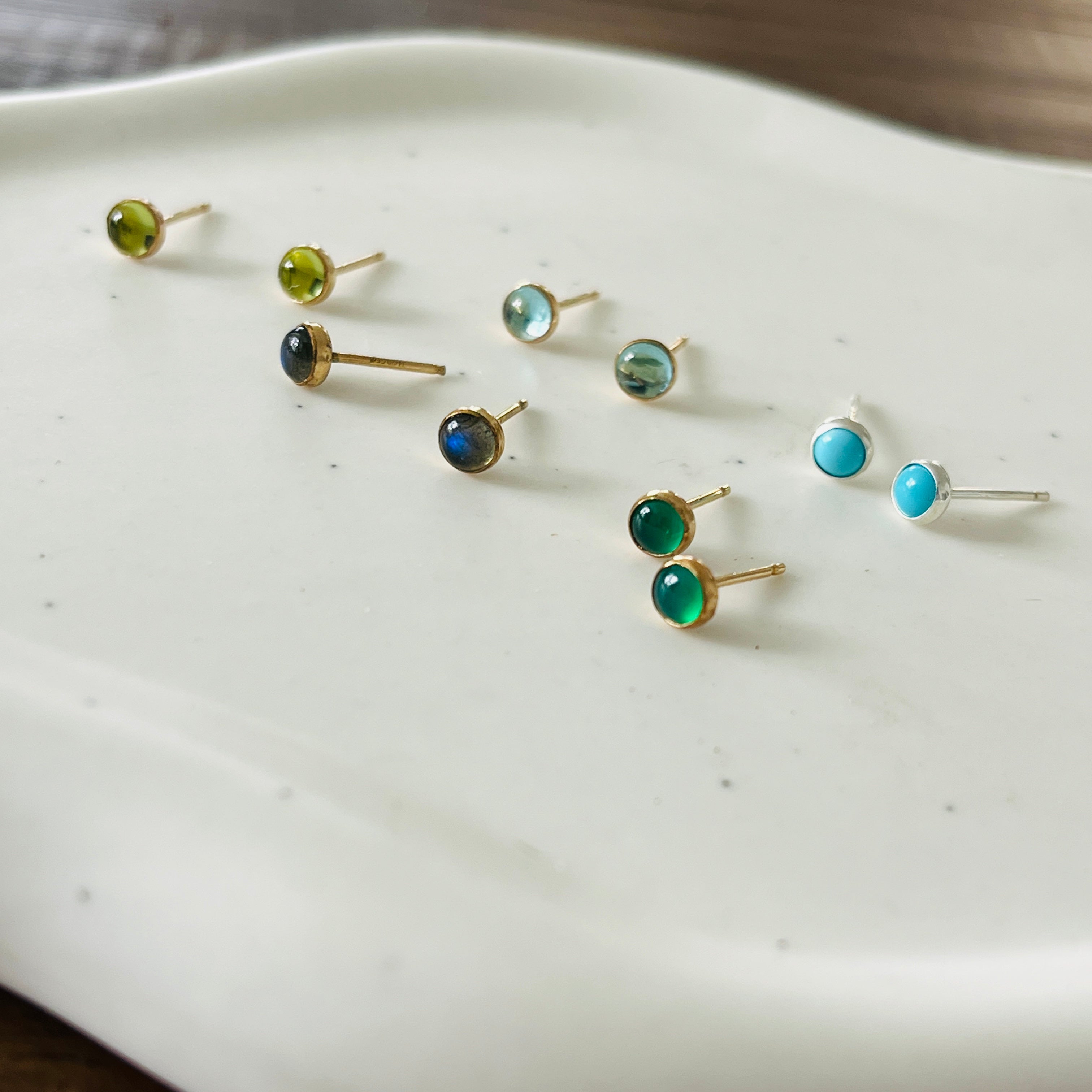 EMERALD ONYX STUD EARRINGS