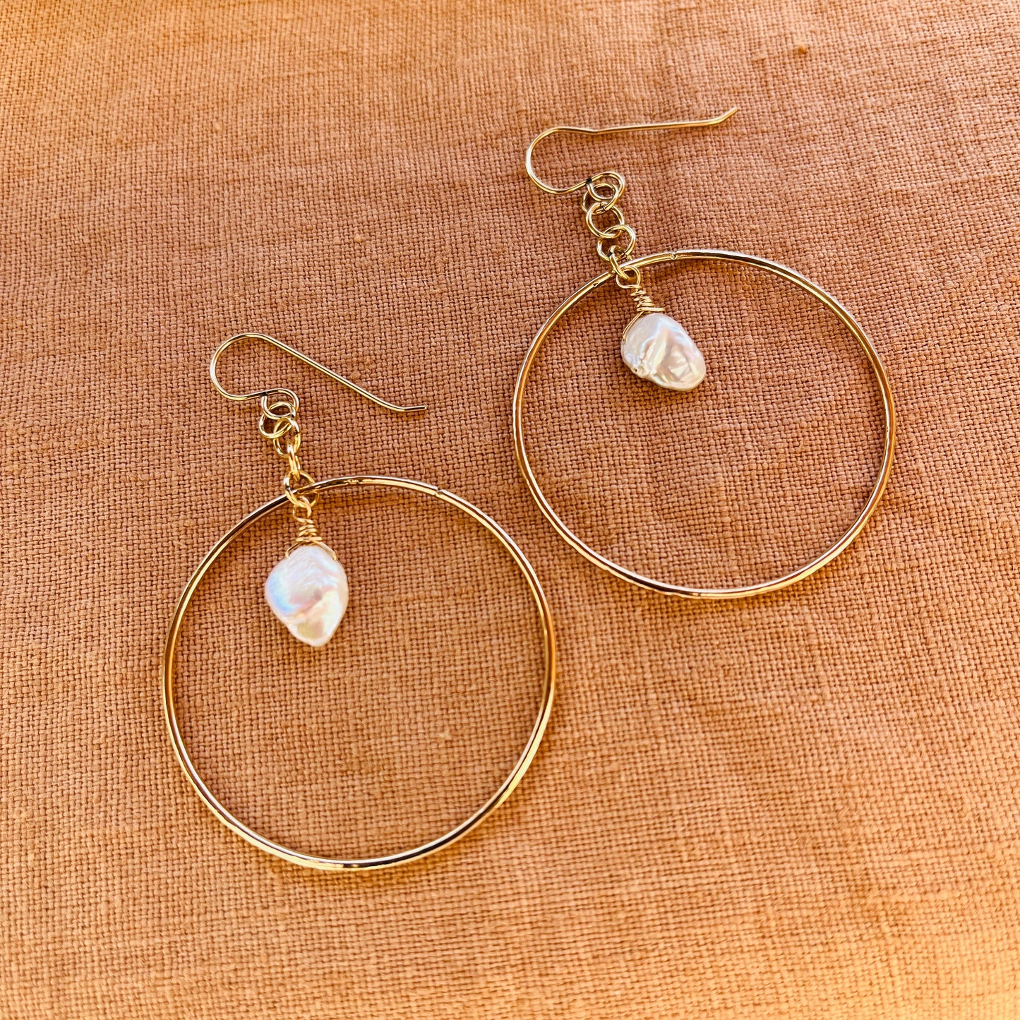 KESHI PEARL HOOP EARRING