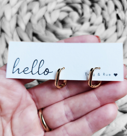 Squared huggie hoops| 18K gold